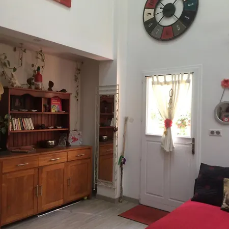 La Cour Des Miracles Villa